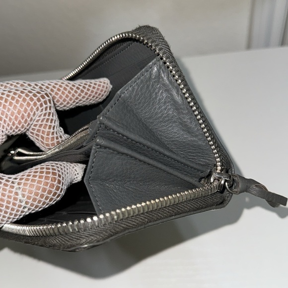 Authentic BALENCIAGA leather zippy long wallet - Picture 13 of 17